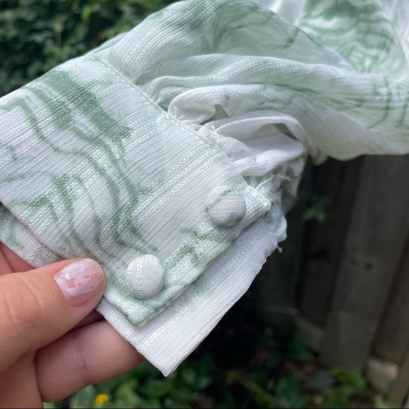 SHEIN Keyhole Neck Lantern Sleeve Blouse - Picture 5 of 5